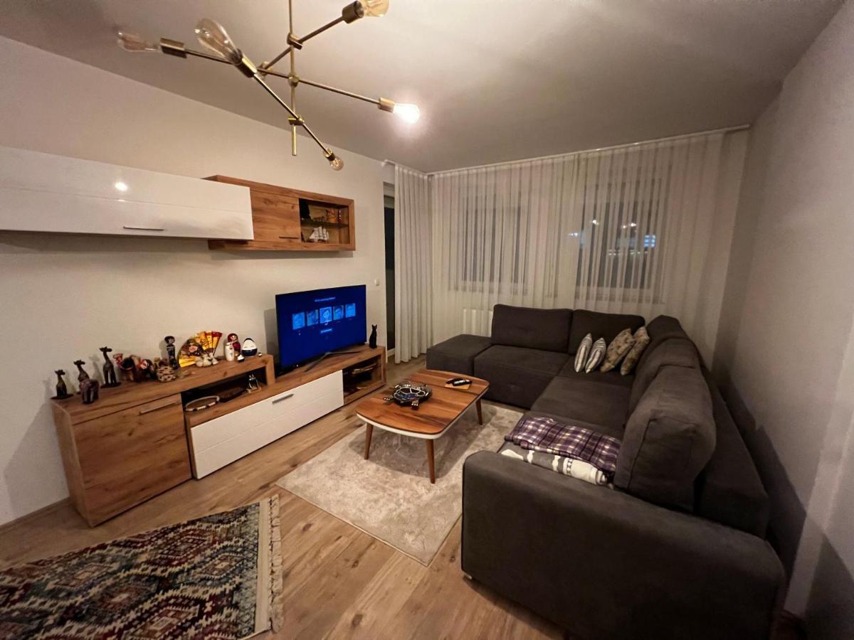 Elegant Apartment In City Centre Pristina Exteriör bild